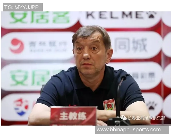 今夏加盟多特的新援贾斯汀勒马首次造访主场并参与U23训练活动